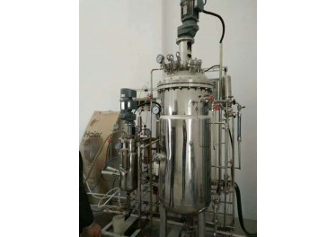 梁山县伟旺二手化工设备购销公司专业从事二手化工设备购销,杨经理：13953729706