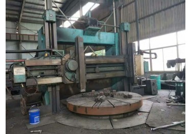 杭州湾新区重型工厂多台卧车出售。电话18888632066黄
