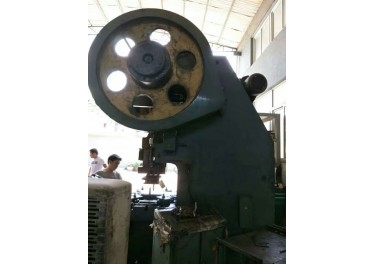 声音性能好的没话说。200吨开式江南锻压在位出售，黄总18888632066