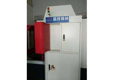 低价出售15年860精雕机 新代系统 安川驱动 李13088832515
