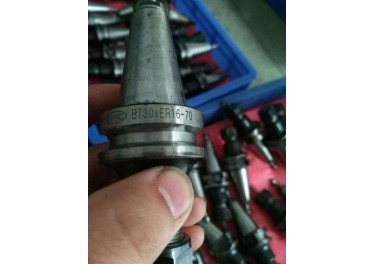 进口bt30高速刀头一批，现特价处理，有需要的欢迎咨询
