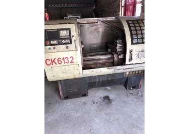 黄泰6132档内变速 带变频器 连体床身 重型机 有要的用户联系13968664699