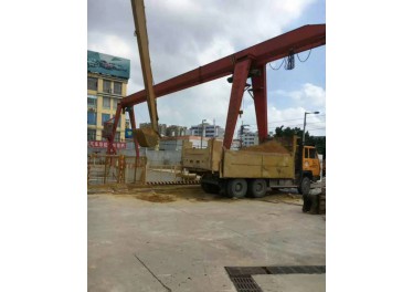 东营处理 两台10吨 5吨 标准行车 需要电话13563388058高