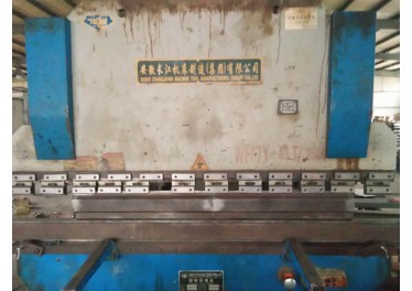 几台门厂设备打包有兴趣的联系，吴伟伟  13865122060