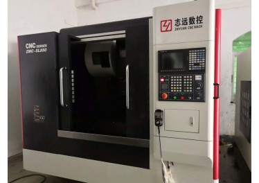 志远850三轴重型滚柱线轨，v6三轴线轨带四轴，bt40主轴10000转，带圆盘刀臂式刀库