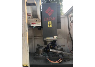 两台杭州大天36加工中心 斗笠式刀库 三线硬轨 新代系统 主轴8000转 15864371489