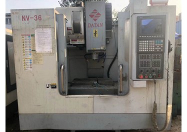 两台杭州大天36加工中心 斗笠式刀库 三线硬轨 新代系统 主轴8000转 电话15864371489