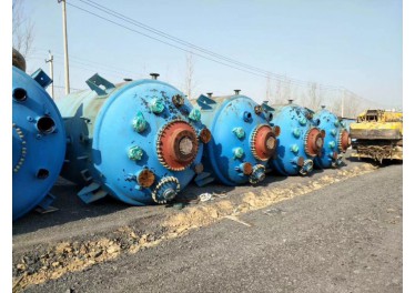 供应 不锈钢盘管反应釜0.5-- 20立方的不锈钢反应釜