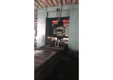 大量回收立式加工中心，卧式加工中心，磨床，钻床，马骁驰13812117899