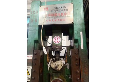 徐州63t同款7台 龙门冲125t2台 有需要的客户联系