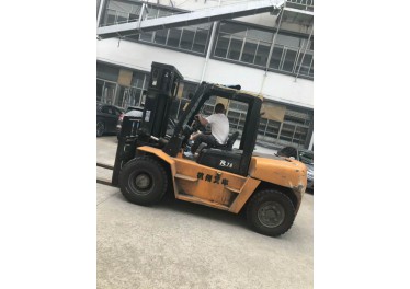 6吨杭叉 用4000多个小时 有兴趣的朋友打个招呼