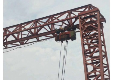 花架龙门一台 20吨 跨度24米 同款2台 箱式的 成色杠杠滴
