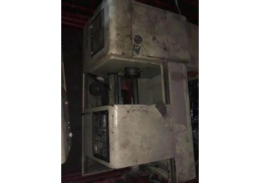 出售两台凯达6140  液压卡盘 有喜欢的联系