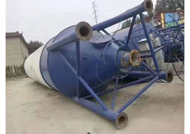 辽宁盘锦出售4个100吨水泥仓  成色洋气