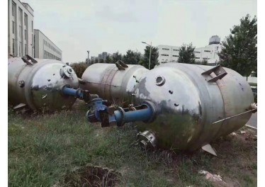 新定一批制药设备 不锈钢提取罐 储存罐 搅拌罐等共200台