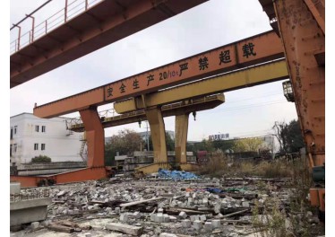在位出售：两台L型龙门吊20/10T跨度26米 （外悬12米+10米）
