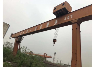 专业收售桥门式起重机 龙门式起重机 轨道钢梁等