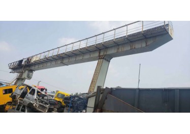 出售20吨跨度30米，各悬9米 15201877253