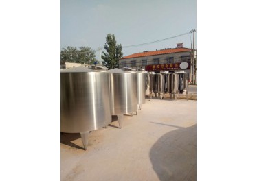 出售全新储罐各种型号 316  304  201 等各种储罐 发酵罐 搅拌罐