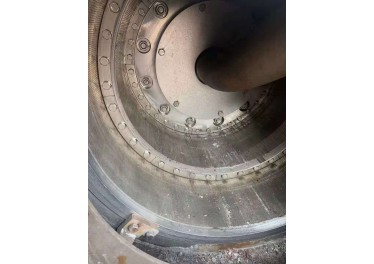 P60双级推料离心机两台，5立方，7立方，10立方钛材反应釜