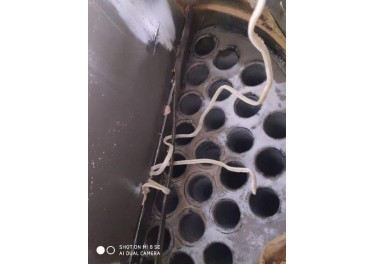 出售四效5吨降膜强制循环蒸发器一套，设备8成新以上，不锈钢材质316