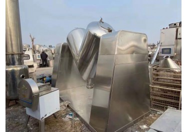 出售范群牌V型混合机，容积1立方，可混合400KG物料