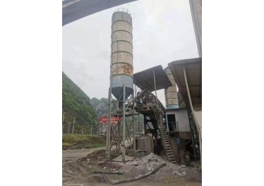 毕节出售两个100吨水泥罐便宜   随时装车  需要的联系15208515258