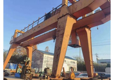 本公司面向全国业务  专业购销：行车，龙门吊，电动葫芦等起重机械