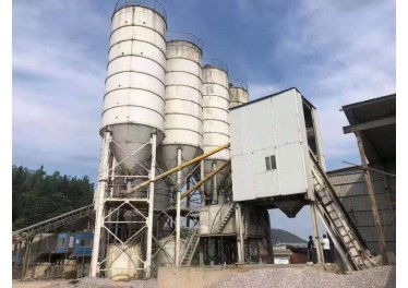 三一免基础180站一套 地址贵州兴义市提货 带四个300吨水泥罐子  电话联系15208515258