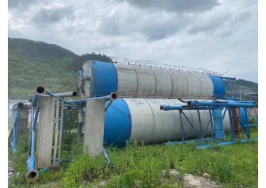 贵州遵义出售3个100吨罐子下料高度4.5米  电话联系15208515258