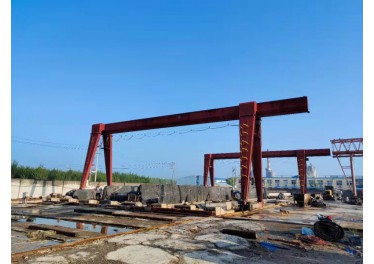 出售16吨跨度18+5米全包厢龙门吊1台 腿子高度7.03米 400大驱动 15020847567