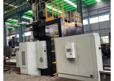 出售二手机床，数控龙门镗铣加工中心，龙门宽3200mm，通过高1600mm，发那科系统2021年