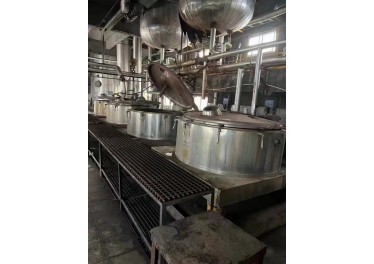 山西古县设备开始拆除 1250吊带离心机带加热316材质4台 10吨搪瓷反应釜