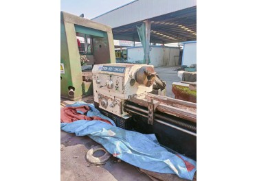 沈阳6180/13米车床少用连体床身600宽双刀架4个中心架保精度