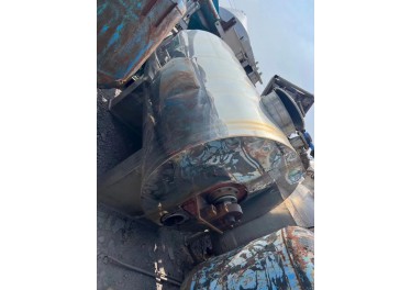 2.5立方结晶机两台！材质304  需要的联系我