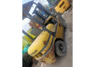 常年经销二手叉车，柴油 电动都有，丁前13325713938