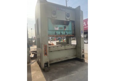 315吨龙门冲床