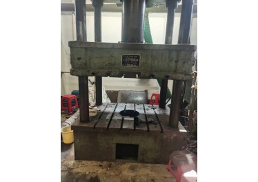 天津收购各种精品机床  车床  18832613828