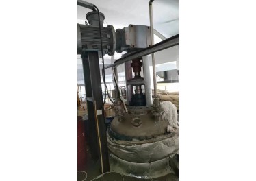 全新2.5立方不锈钢反应釜两台