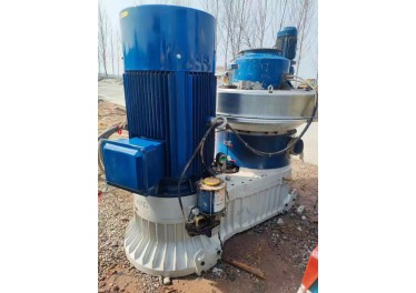 99新宇龙132千瓦560颗粒机全套、配电柜风冷机器基本全新
