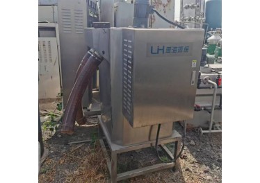 现货出售 LDHL-402叠螺式污泥脱水机一套。含一体化加药装置，有需要的联系